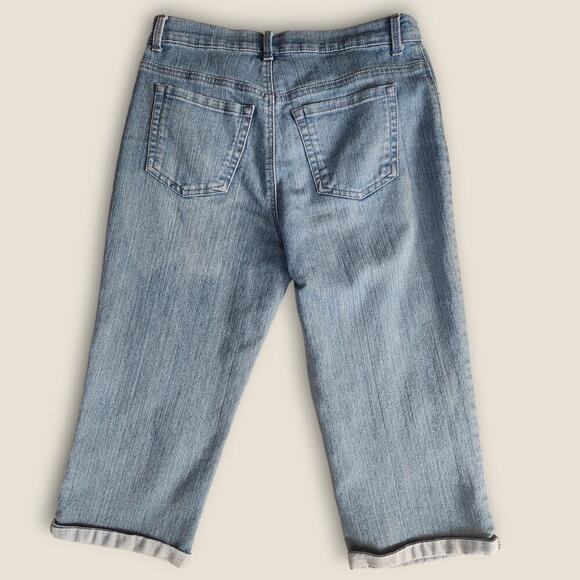 Gloria Vanderbilt Capris Women's Size 8 Amanda Capri Medium-Wash - Picture 2 of 5